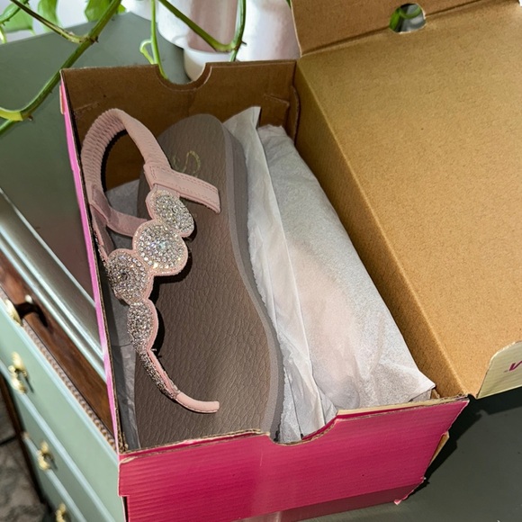 Stylish Pink Beaded Sandals - Picture 4 of 8